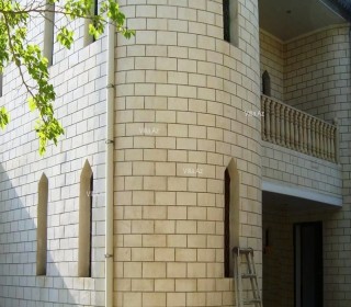 Cottage in Pirshagi. Stone house with double brickwork for sale, -16