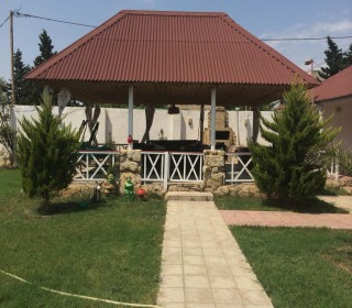 Şüvəlan qəsəbəsində ümumi sahəsi 12 sot olan müasir üslubda tikilmiş 2 mertebeli bağ evi satilir, -3