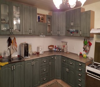 Şüvəlan qəsəbəsində ümumi sahəsi 12 sot olan müasir üslubda tikilmiş 2 mertebeli bağ evi satilir, -4