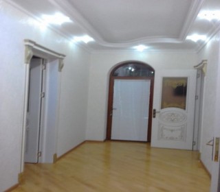 Badamdar qesebesi 3-cu masivvde Həyət evi, -17