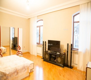 In the village of Bakikhanov, near a mosque and a lukoil, a 3-storey house, -13