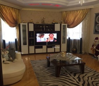 Qara Qarayev metrosunun yaxinliginda; 3 mərtəbəli mansardlı villa, -6