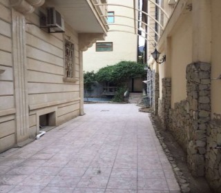 House and villa for sale in Ganjlik metro station, Baku, -4