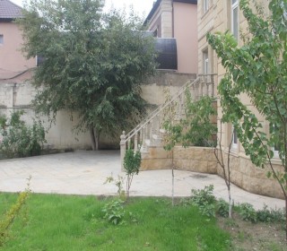 Behind the restaurant *Asiman* there is a 3-storey private house for sale, -3