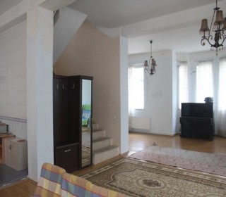 Behind the restaurant *Asiman* there is a 3-storey private house for sale, -5