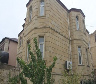 Behind the restaurant *Asiman* there is a 3-storey private house for sale, -7