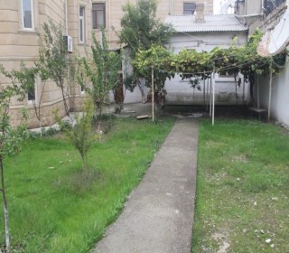 Behind the restaurant *Asiman* there is a 3-storey private house for sale, -8