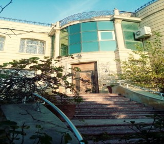 3-story, smartly furnished villa is for sale near the Asiman restaurant in Bak, -13