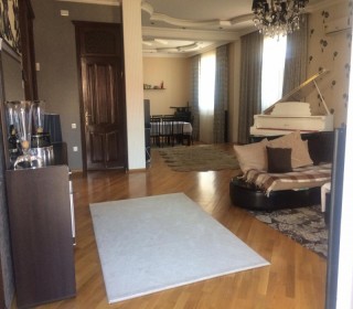 Baku city. A house is for sale on Mohammad Khiyabani Street, -9
