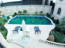 Ağlaylı villa mebel və avadanlıqları ilə birlikdə, -18