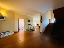 Mərdəkan qəsəbəsində müasir üslubda tikilmiş, 3 mərtəbəli bağ evi, -5