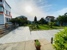 Mərdəkan qəsəbəsində müasir üslubda tikilmiş, 3 mərtəbəli bağ evi, -13