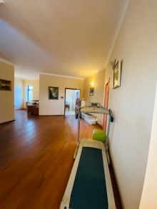 Mərdəkan qəsəbəsində müasir üslubda tikilmiş, 3 mərtəbəli bağ evi, -16