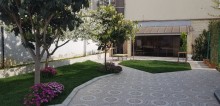 Bakıxanov qəsəbəsində əla təmirli  ev satılır. 4 yataq, 2 qonaq otaqlari, -5