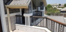 Bakıxanov qəsəbəsində əla təmirli  ev satılır. 4 yataq, 2 qonaq otaqlari, -6