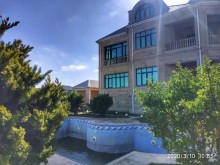 Şüvalan mayakda çimərliyə yaxın 3 mərtəbəli villa satılır, -3