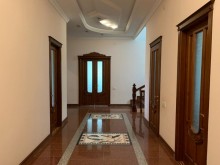 Şüvalan mayakda çimərliyə yaxın 3 mərtəbəli villa satılır, -11