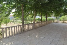 novxanida piyada denize yaxin mesafede bag satilir, -4