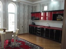 Badamdar qes, 3 massiv 4,5 sot torpaqda. 3 mərtəbə villa, -3