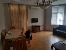 Badamdar qes, 3 massiv 4,5 sot torpaqda. 3 mərtəbə villa, -12