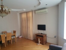 Badamdar qes, 3 massiv 4,5 sot torpaqda. 3 mərtəbə villa, -14