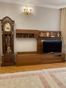 Bakı şəhəri Bakıxanov qəsəbəsinin mərkəzində əla təmirli, 4 sot ərazidə ev almaq, -10