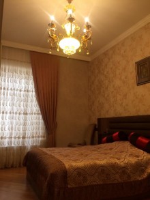 Bakı şəhəri Bakıxanov qəsəbəsinin mərkəzində əla təmirli, 4 sot ərazidə ev almaq, -11