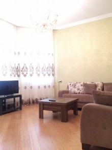 Bakı şəhəri Bakıxanov qəsəbəsinin mərkəzində əla təmirli, 4 sot ərazidə ev almaq, -14