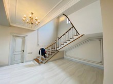Merdekanda yeni insa edilmis 2 mertebeli villa satilir, -4