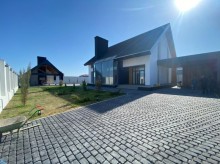 Suvelan qesebesinde əla temirli  2 mertebeli villa satilir, -6