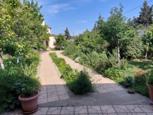 Novxanıda həyət evləri və bağlar massivində hovuzlu ev satılır, -9
