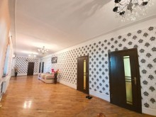 Novxanida hovuzlu heyet evi satilir genish yashil bagi var, -12