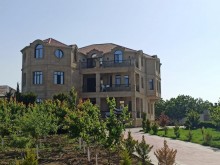 Novxanıda villa satılır 40 sot, 3 mərtəbə, 7 otaqlı, -8