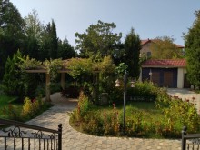 Novxanı qəsəbəsi elit məhəllədə  14 sot ərazidə təmir villa satılır., -13