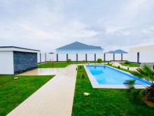 merdekanda satilan heyet evi., -6