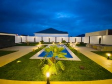 merdekanda satilan heyet evi., -20