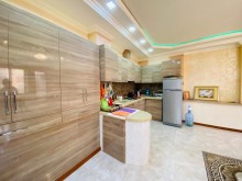 Merdekan qesebesinde elit erazide2 mertebeli villa satilir, -18