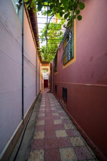 azerbaijan real estate 210.000  azn, -8