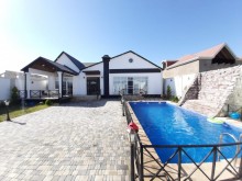 Villa suvalan. Şüvəlanda qəsəbəsində, 1 mərtəbəli, ümumi tikili sahəsi 200 kv-m, -2