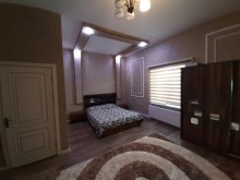 Villa suvalan. Şüvəlanda qəsəbəsində, 1 mərtəbəli, ümumi tikili sahəsi 200 kv-m, -5