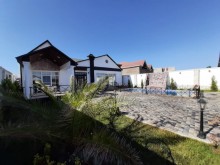 Villa suvalan. Şüvəlanda qəsəbəsində, 1 mərtəbəli, ümumi tikili sahəsi 200 kv-m, -8