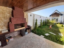 Villa suvalan. Şüvəlanda qəsəbəsində, 1 mərtəbəli, ümumi tikili sahəsi 200 kv-m, -13