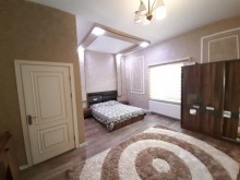 Villa suvalan. Şüvəlanda qəsəbəsində, 1 mərtəbəli, ümumi tikili sahəsi 200 kv-m, -14