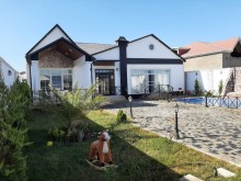 Villa suvalan. Şüvəlanda qəsəbəsində, 1 mərtəbəli, ümumi tikili sahəsi 200 kv-m, -15