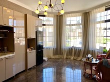 Bilgəhdə villa satılır, hovuzu var əla təmirli, -6
