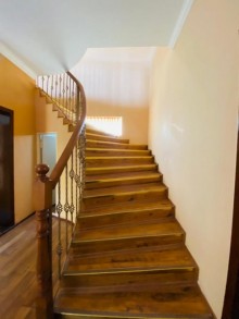 Suvelanda   15 sot torpaq sahesinde 2 mertebeli villa satilir, -16