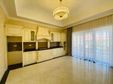 Mərdəkanda Bravo marketə çox yaxın müasir dizaynda villa satılır, -19