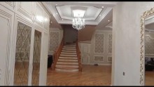 Qosa qalanin yaninda 3 mertebeli villa satilir, -6