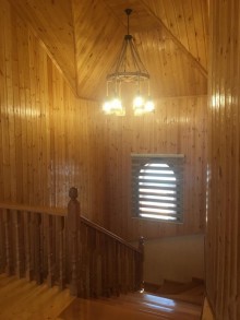 Qosa qalanin yaninda 3 mertebeli villa satilir, -14