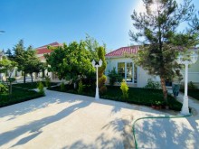 Merdekanda Bravo yolunda teymur quliyev sanatoriyasi terefde villa satilir, -16